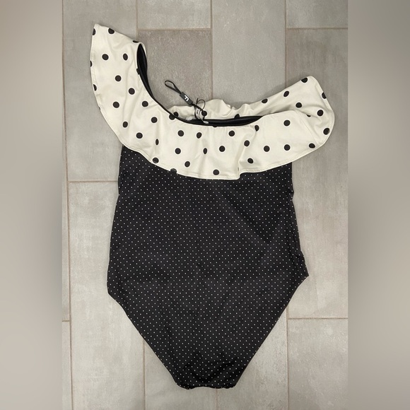 Ganni. Ruffled Polka Dot One-Shoulder Swimsuit Size EU40/US 8/10 - Picture 2 of 6